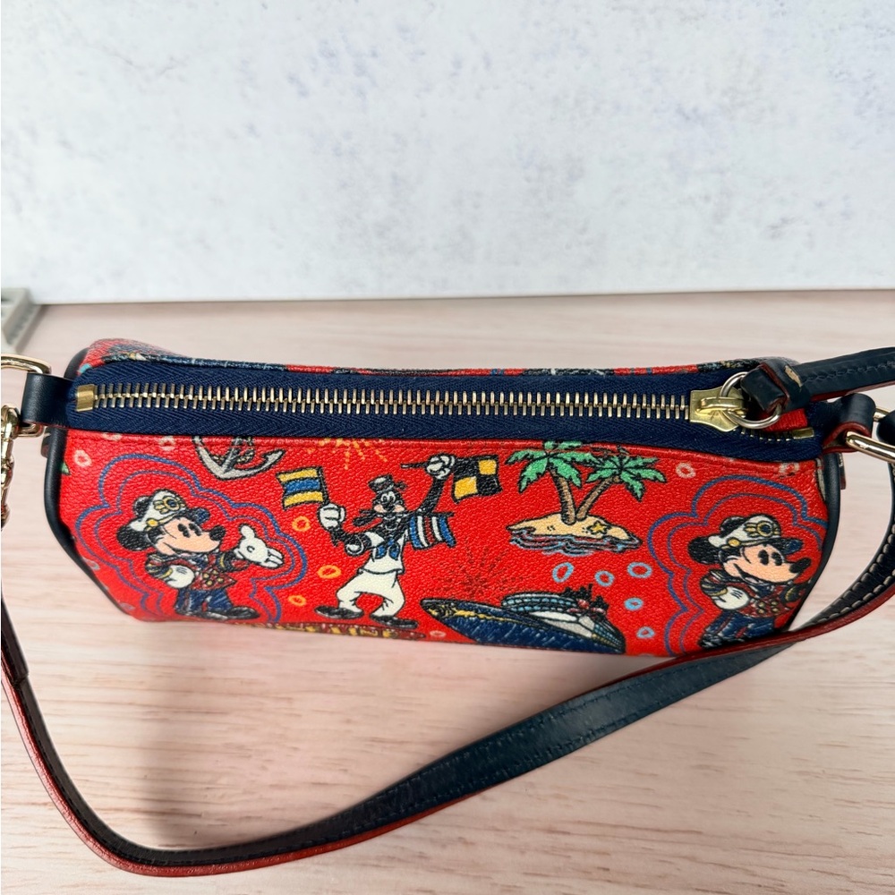 Dooney & Bourke Disney Cruise Red barrel/clutch bag. Retired print. - Picture 6 of 8
